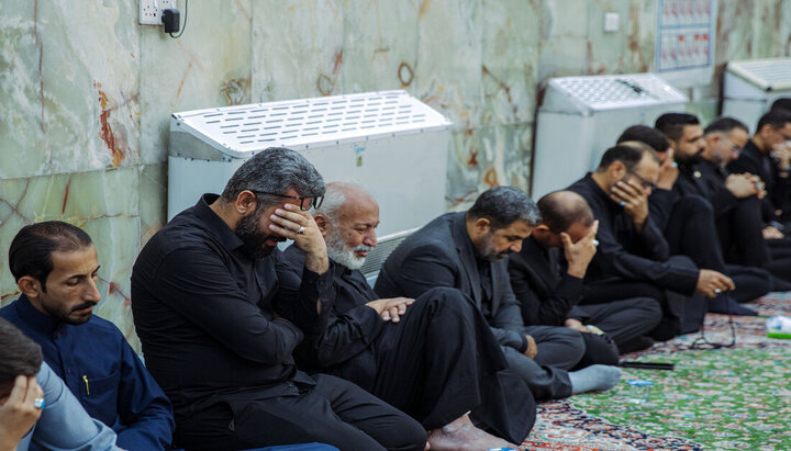 تقرير مصور/ العتبة الحسينية تقيم مجلس عزاء بذكرى استشهاد السيدة فاطمة الزهراء (ع)