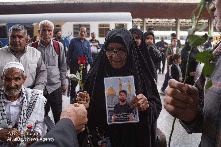 تقرير مصور/ خَدَمة العتبة الرضوية المقدسة يستقبلون عائلات الشهداء والجرحى من لامرد في مشهد