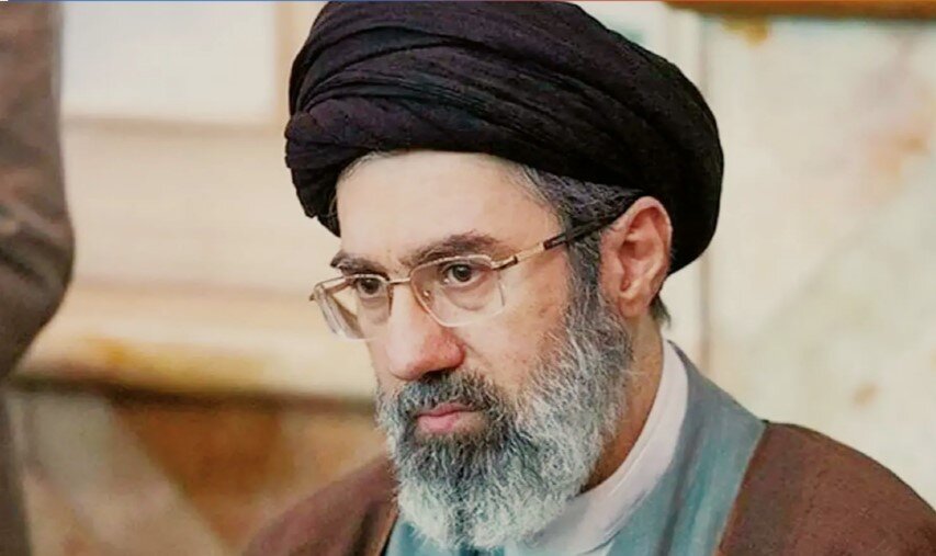 Devrim Lideri Ayetullah Mücteba Hamenei’den Rızai’ye “Karar Alma Kavşağı” Vurgusu