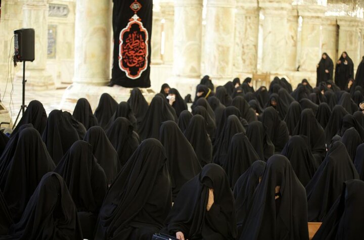 تقرير مصور/ العتبة العلوية تقيم مجلس عزاء خاص بالسيدات في الصحن الفاطمي باستشهاد السيدة "الزهراء"(ع)