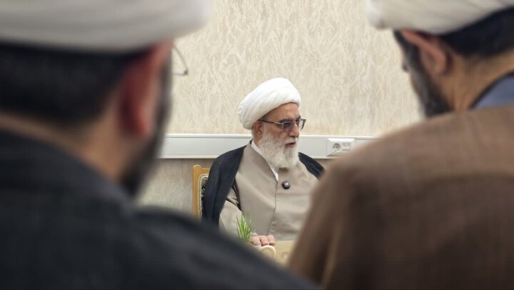 تصاویر | درس اخلاق آیت الله شب‌زنده‌دار و بازدید از مرکز ملی پاسخگویی به سوالات دینی