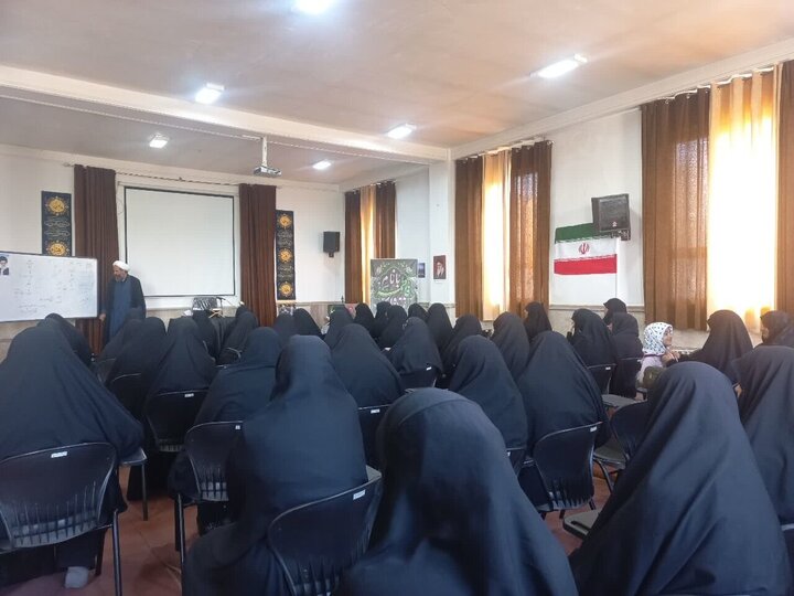 Clérigo iraniano: Hijab simboliza a força e a resistência das mulheres muçulmanas
