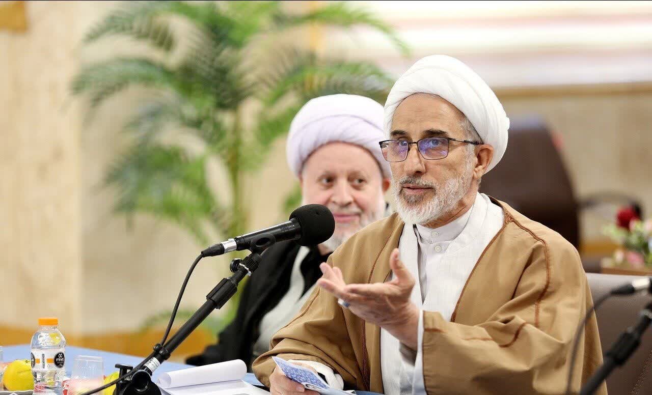 دانشنامه‌نویسی حج و زیارت باید به سمت جهانی‌شدن حرکت کند