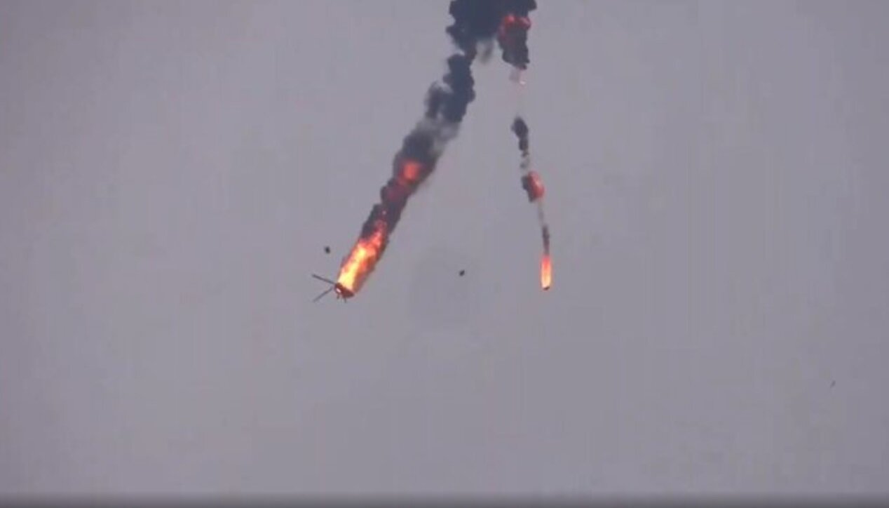 Video | İşğal olunmuş Nəcranda Səudiyyə vəhhabi rejiminin Apaçi helikopterinin vurulub qəzaya uğradığı an