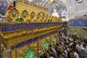تقرير مصور/ أجواء ليلة الجمعة في مرقد أبي الفضل العباس (عليه السلام)