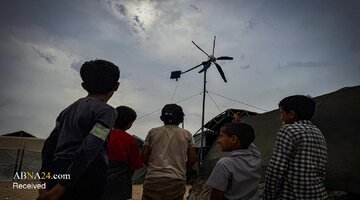 Informe fotográfico | Las tiendas de los desplazados de Gaza se iluminan con turbinas eólicas artesanales