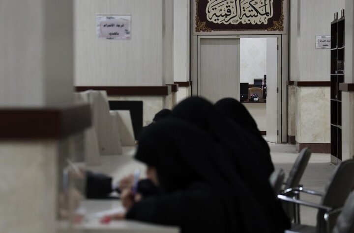 تقرير مصور/ 1500 متسابق يشارك في أداء الاختيبار التحريري لمسابقة حفظ دعاء العهد في النجف الأشرف