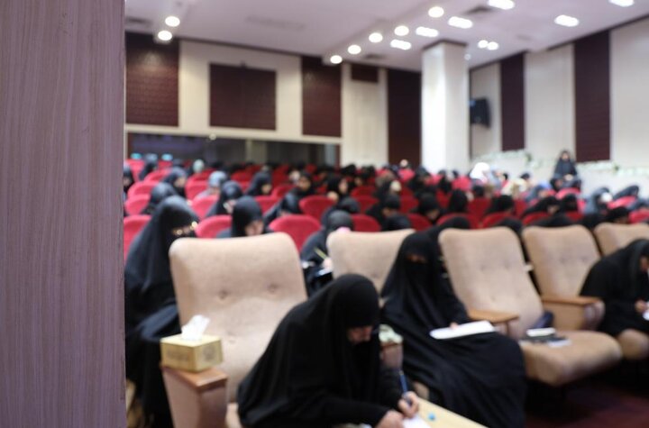 تقرير مصور/ 1500 متسابق يشارك في أداء الاختيبار التحريري لمسابقة حفظ دعاء العهد في النجف الأشرف
