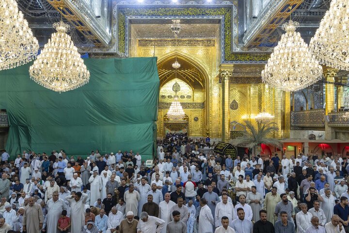 تقرير مصور/ أجواء ليلة الجمعة في مرقد أبي الفضل العباس (عليه السلام)