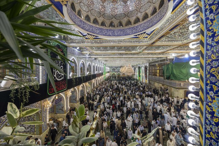 تقرير مصور/ أجواء ليلة الجمعة في مرقد أبي الفضل العباس (عليه السلام)
