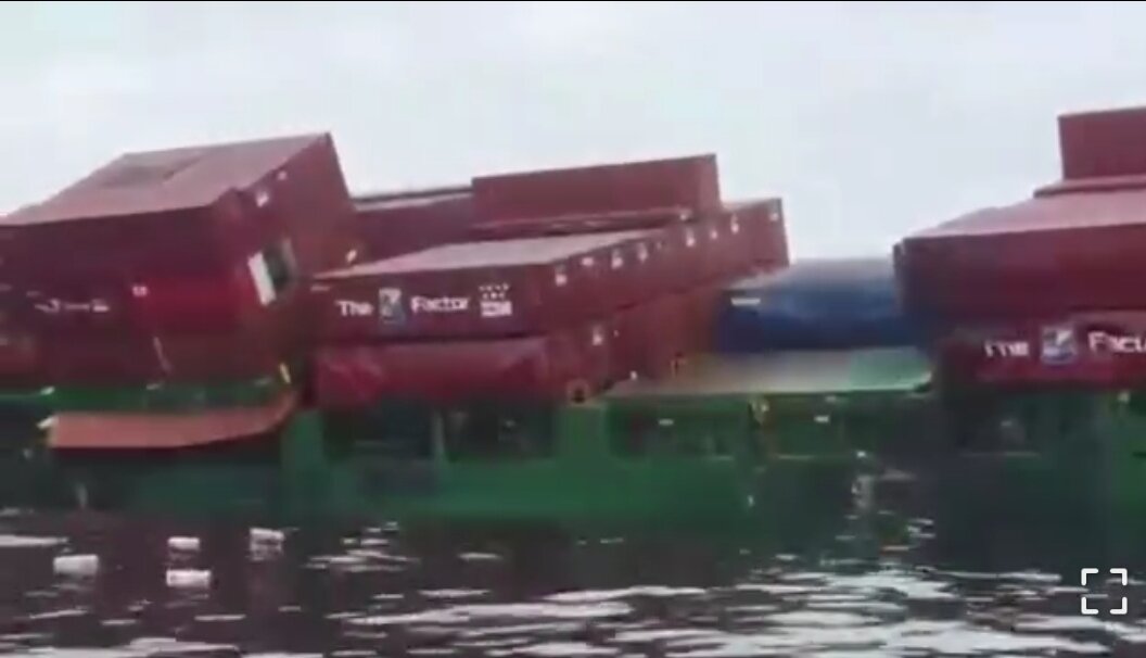 Video| Tina-target ang isang barkong Israeli