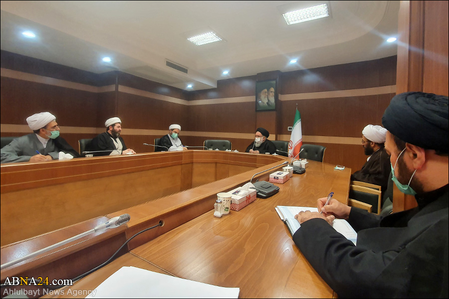 مسؤولو المؤتمر السابع للجمعية العامة يلتقون بآية الله خاتمي