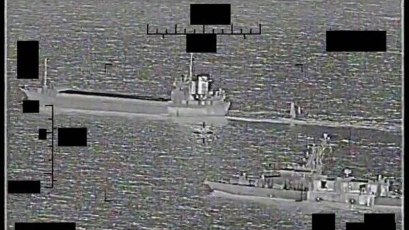 Подробности действий ВМС КСИР по захвату и освобождению американского судна