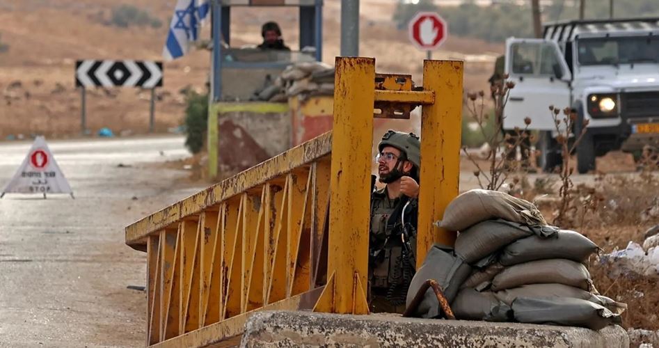 Resistance fighters target Israeli checkpoint in Nablus