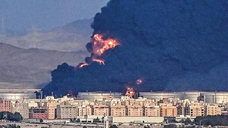 صنعاء: أي تصعيد عدواني في الجانب الاقتصادي سيقابل بـ ردٍ قاسٍ 