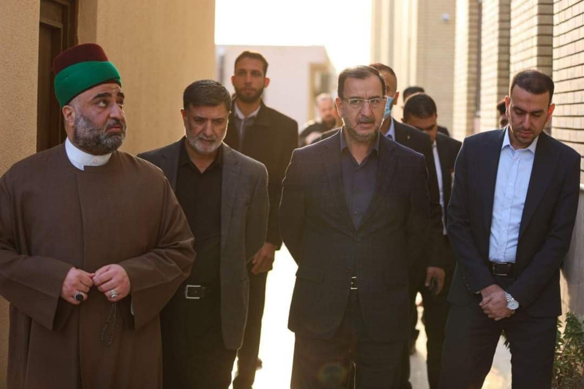SG of al-Abbas shrine visits al-Ameed Educational Complex