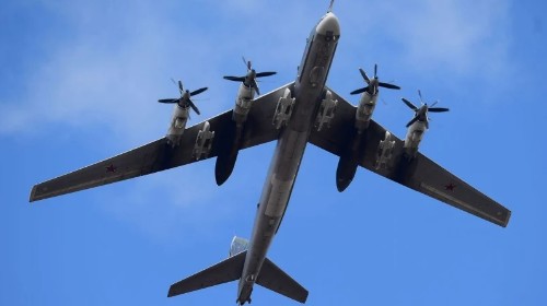 ロシアの戦略爆撃機が日本海上を飛行