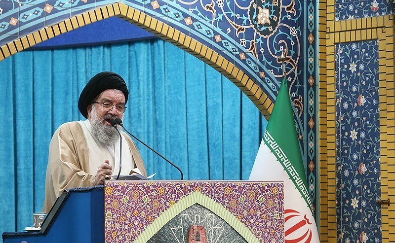 خطيب جمعة طهران: ايران لا تجامل أحد فيما يتعلق بوحدة الأراضي وستتعامل بحزم مع ذلك