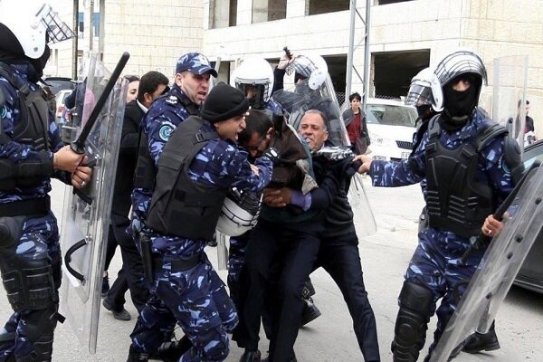 بازداشت ۲۰۰ فعال سیاسی توسط تشکیلات خودگردان فلسطین 