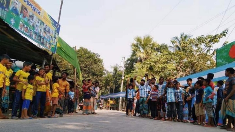 বাংলাদেশে বিশ্বকাপ ফুটবলের সমর্থন নিয়ে বিরোধ: ১ মাসে নিহত ১২, আহত ২৭