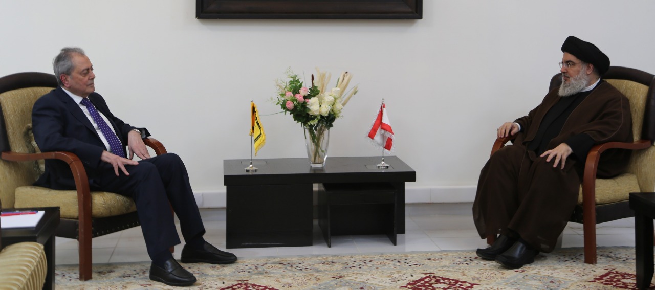 Sayyed Nasrallah hosts outgoing Syrian ambassador to Lebanon, wishes best relations between 2 countries