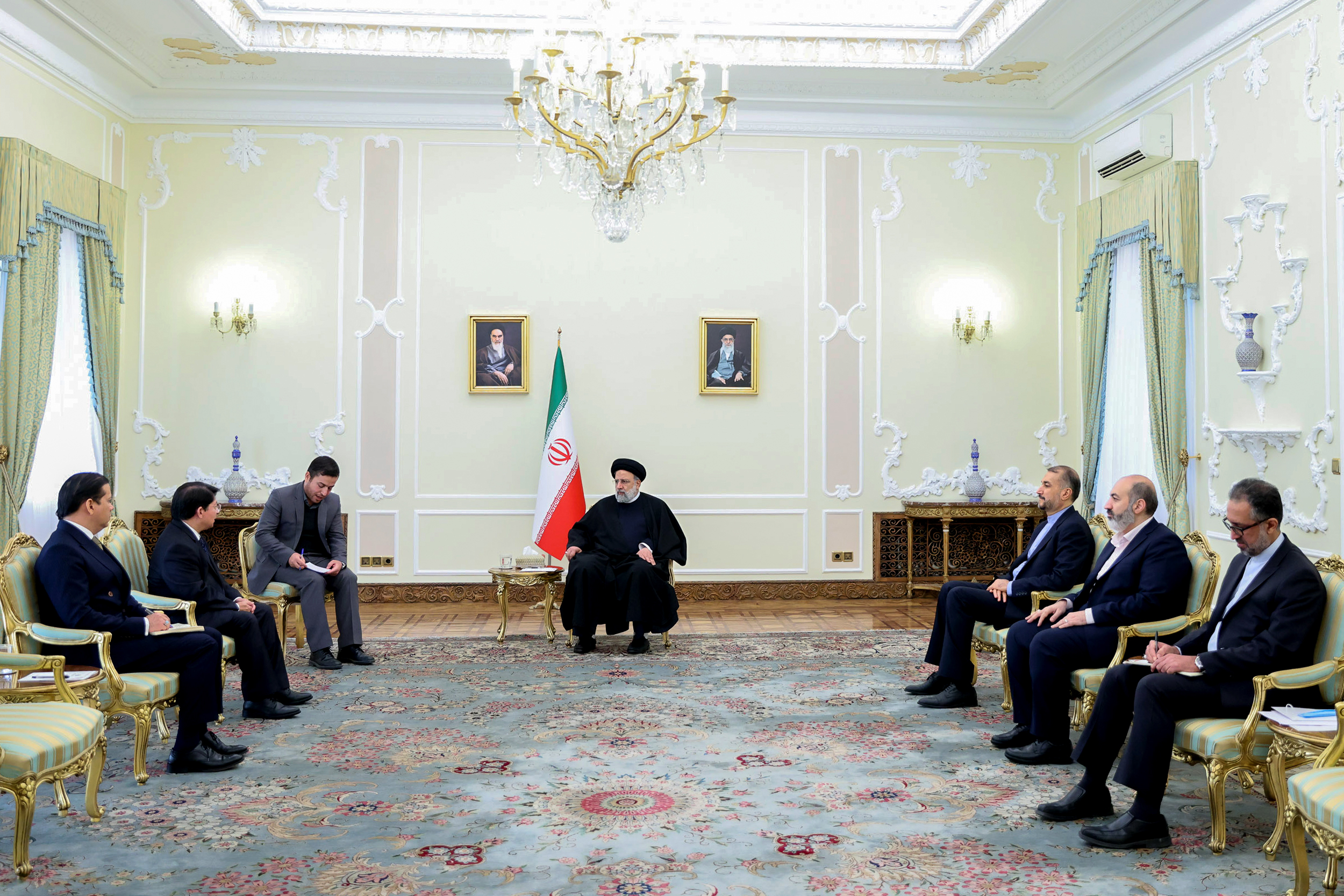 Iran President: New plots of Arrogant Front to be thwarted with cooperation of aligned countries