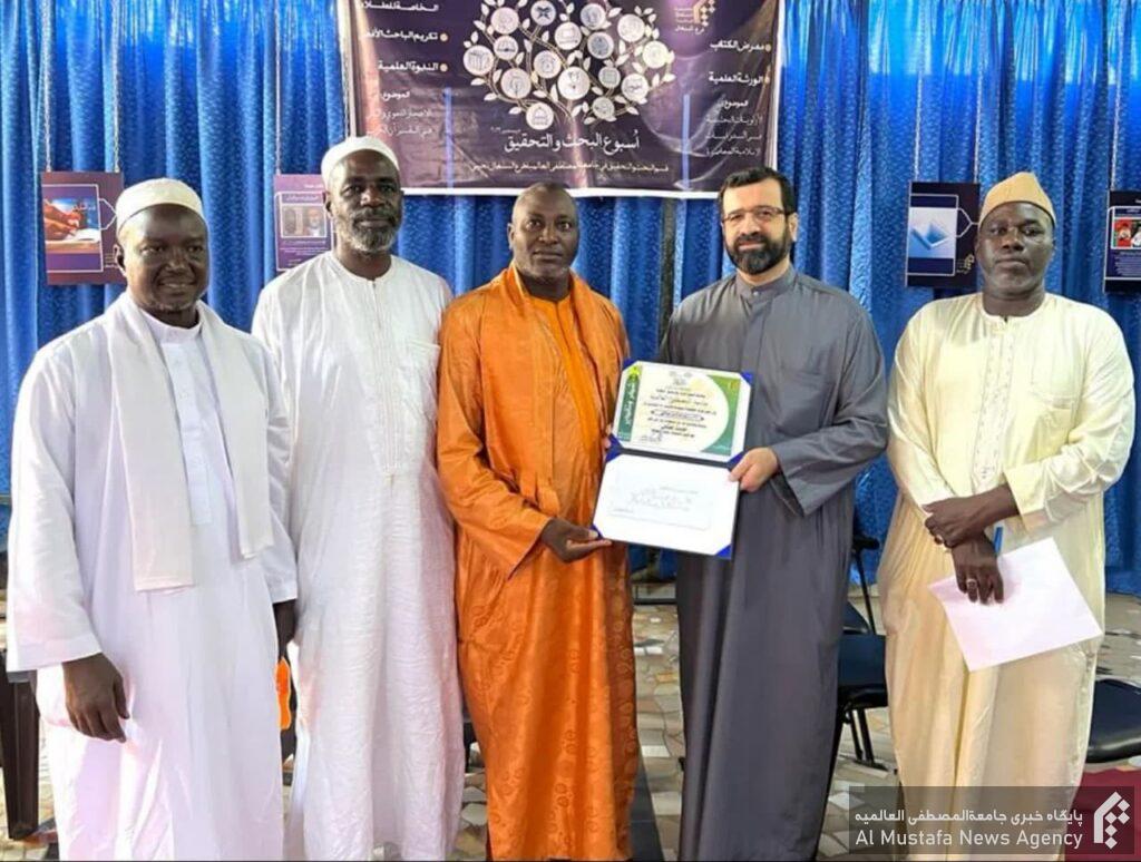 مترجم قرآن به زبان پلار پژوهشگر برتر سال ۲۰۲۲ شد