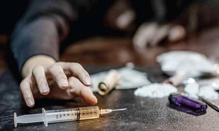 الوفيات بسبب المخدرات في الولايات المتحدة ارتفعت إلى أكثر من مئة ألف