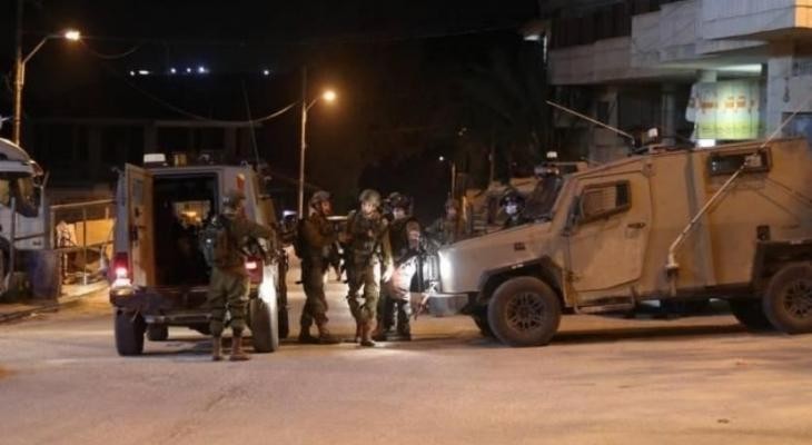 اندلاع اشتباكات عنيفة بين مقاومين وقوات الاحتلال التي اقتحمت مخيم جنين فجراً