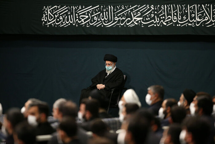  قائد الثورة الاسلامية یحضر الليلة الثانية من مجلس عزاء ذكرى استشهاد السيدة الزهراء عليها السلام