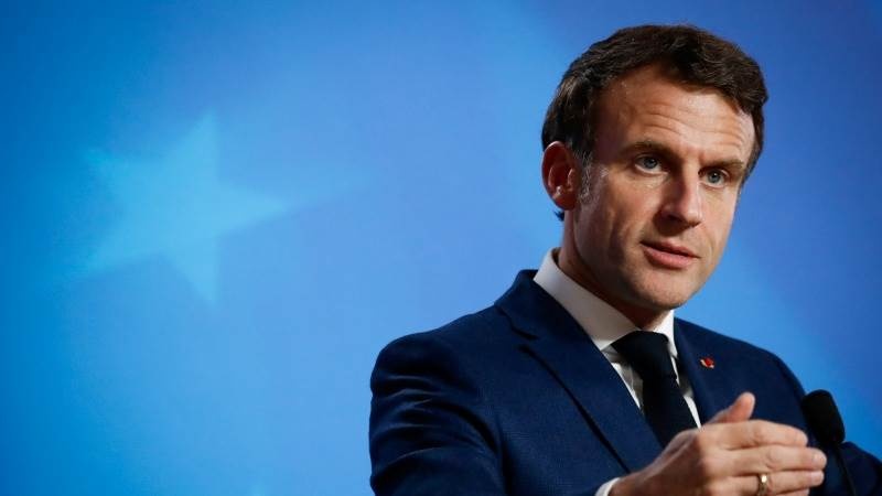 仏大統領、「ウクライナのNATO加盟は可能性低い」