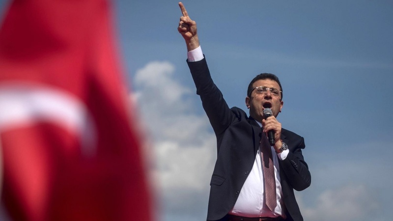 来年のトルコ大統領選、野党のイスタンブール市長が勝利目指す