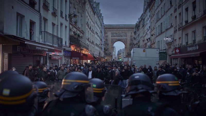 Iran alla Francia: esercitare autocontrollo nel confrontarsi le proteste