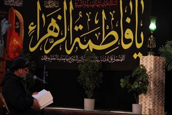 ويديو/ حمله اراذل مقیم انگلیس به عزاداران فاطمی در بیرمنگام
