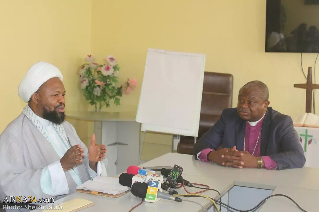 Фоторепортаж/ Встреча известного танзанийского шиитского священнослужителя с христианским епископом накануне Рождества Иисуса Христа