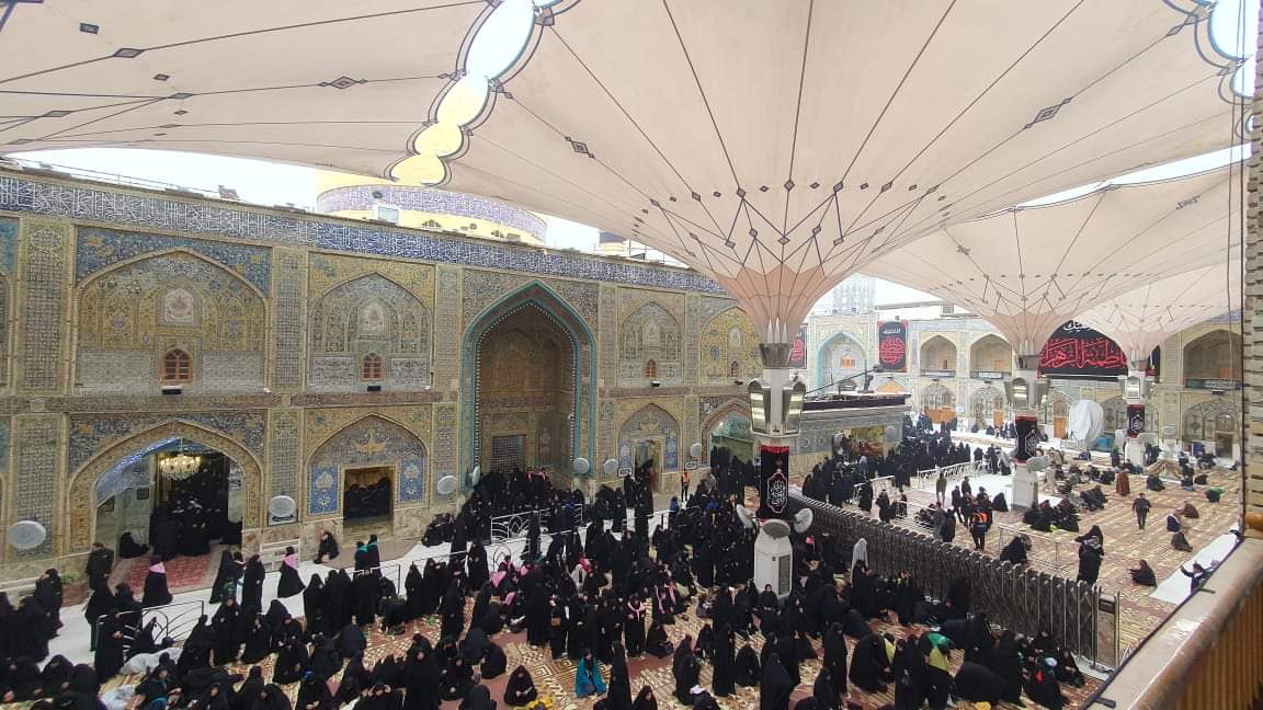 مئات الزائرين يحيّون ذكرى استشهاد السيدة "فاطمة الزهراء" (ع) في النجف الأشرف+(صور)