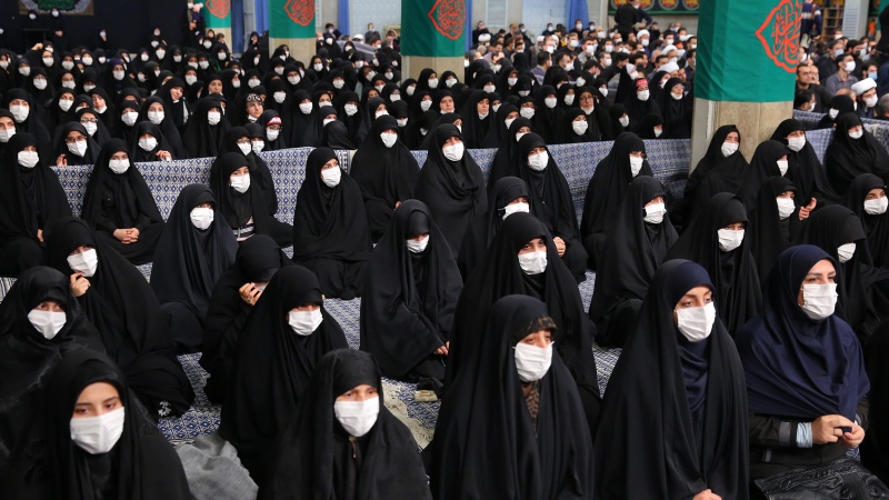 イスラムの預言者の娘、ファーティマの殉教日、イラン全国で追悼儀式