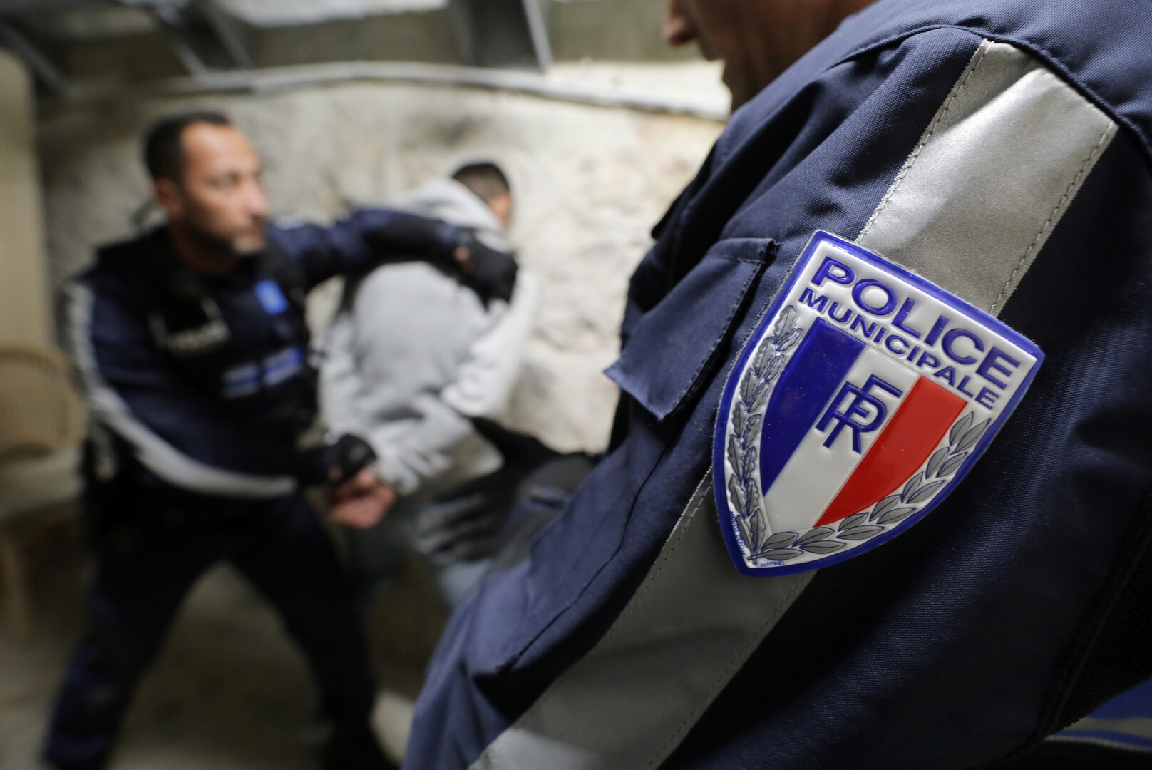 فرنسا: الشرطة توقف فرنسيا وتونسيا هددا بتفجير محطة قطارات في باريس