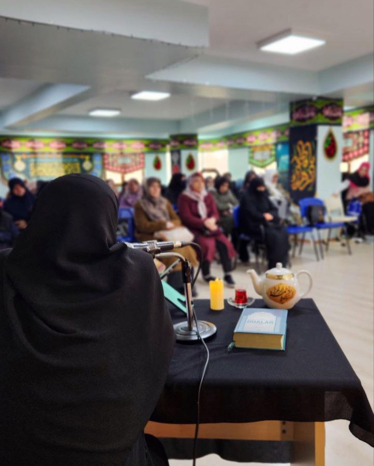 تقرير مصور / مجلس عزاء بمناسبة استشهاد السيدة "فاطمة الزهراء"(ع) بمدينة اسطنبول التركية