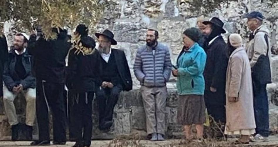 Over 140 extremist Jewish settlers defile Aqsa Mosque