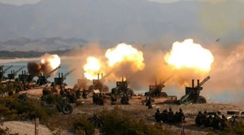 韩国声称朝鲜向东西部海域发射130枚炮弹