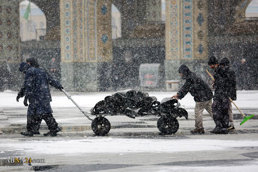 Фоторепортаж/ служение паломникам Храма Имама Резы(мир ему) в снежный день