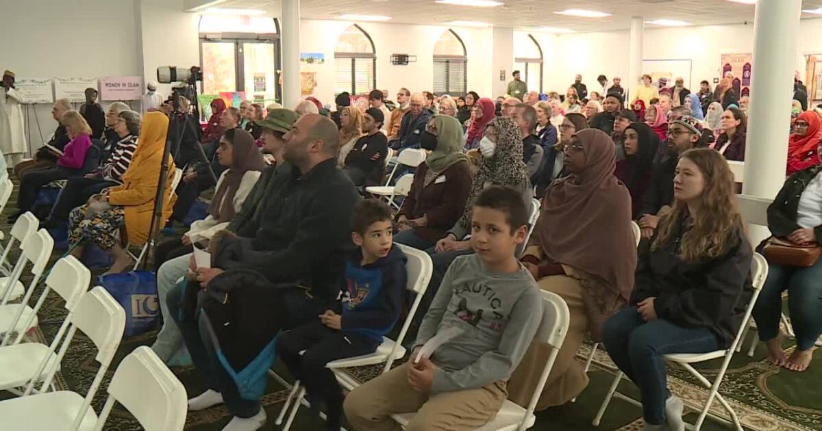  Richmond mosque open house focuses on 'why Muslims love and respect Jesus'