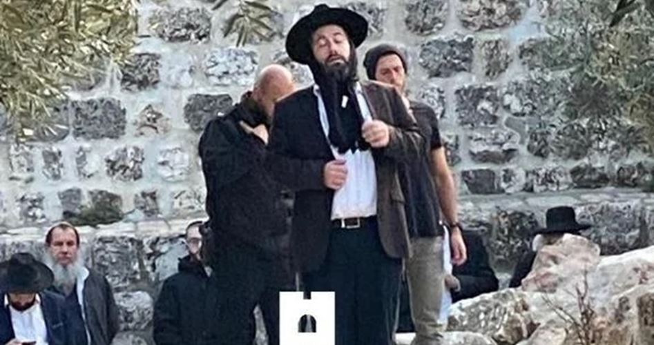 Over 240 fanatic Jewish settlers defile Aqsa Mosque