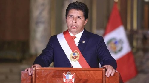 Perù, presidente scioglie parlamento