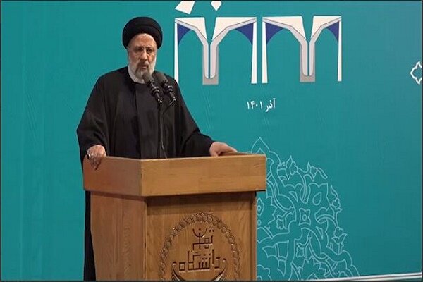President Raisi hails Iranian student for foiling enemies plots