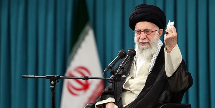  رهبر انقلاب: شناخت ضعف‌های فرهنگی از الزامات مهندسی فرهنگی کشور است/ هدایت فرهنگی فقط با ابلاغ سندهای تحول امکان‌پذیر نمی‌شود 