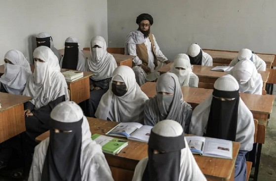 Taliban benarkan remaja perempuan Afghanistan duduki peperiksaan 