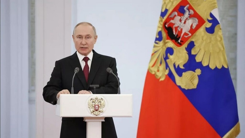 Таъкиди Путин бар идомаи посухи Русия ба ҳамлаи террористии ахир ба пули Қирим