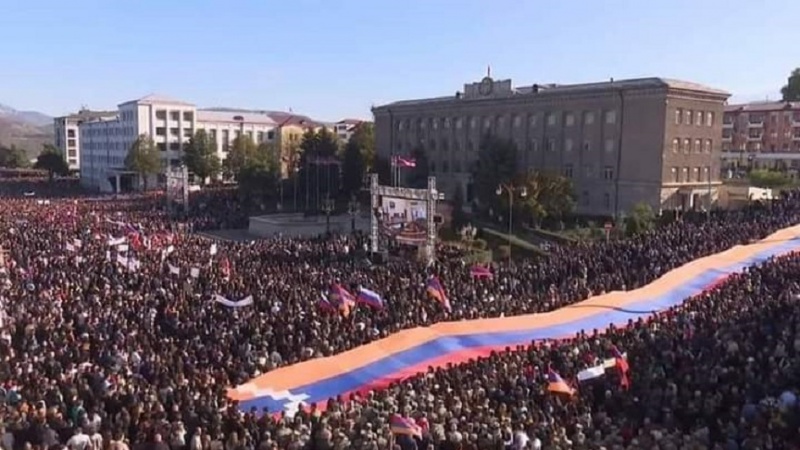 Сепаратчылар “истиглал” вә Русијадан ‘тәһлүкәсизлијә тәминат’ истәјибләр